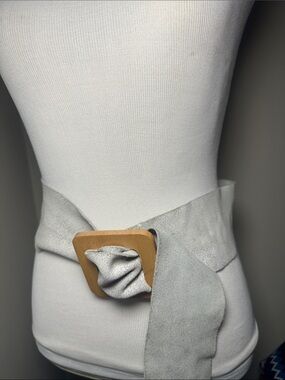 Olga Santini gray suede leather  pull through adjustable wood belt